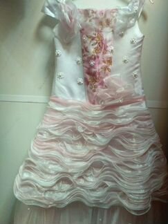 Новое красивое бальное платье