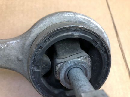 Рычаг передний правый BMW E60 E61 б/п оригинал