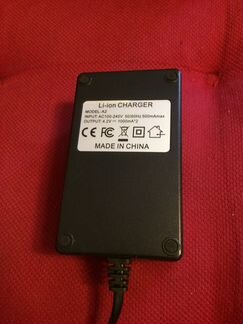 Зарядное устройство со шнуром