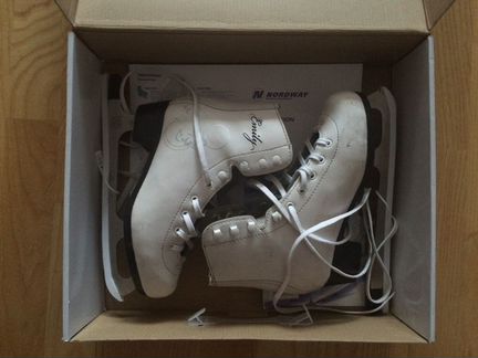 Коньки д/фигурного катания.Р/р21,5см-стелька,36,39