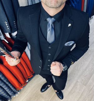 Костюмы мужские классический (бизнес) новый