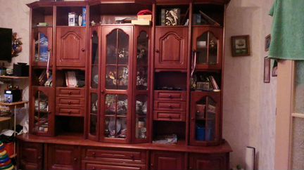 Зеленоград. Мебель из красного дерева. Стенка