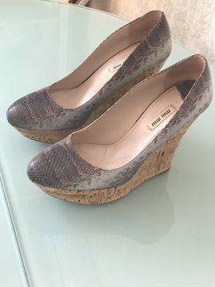 Туфли Miu Miu на танкетке