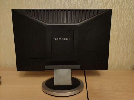 Монитор Samsung