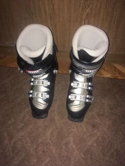 Женские горнолыжные ботинки Salomon