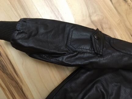 Кожаная фирменная куртка на мальчика