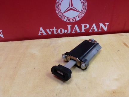 Ограничитель двери задний левый Mercedes W140 S140