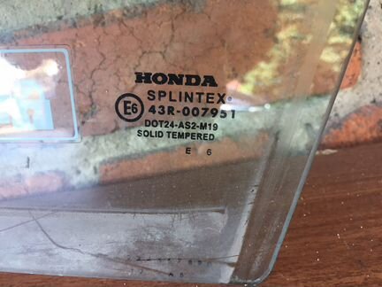 Стекло двери переднее левое Honda CRV 2