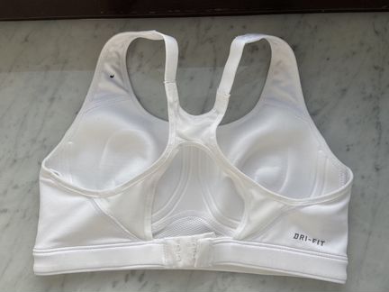 Топ женский спортивный Nike S