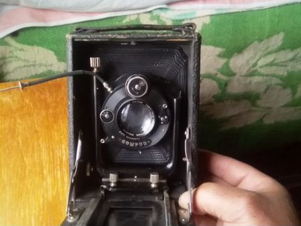 Старинный фотоаппарат