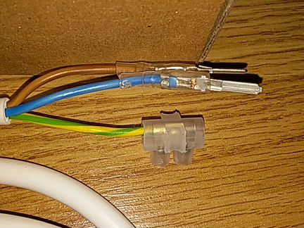 Сетевой кабель с вилкой для подключения полотенцес