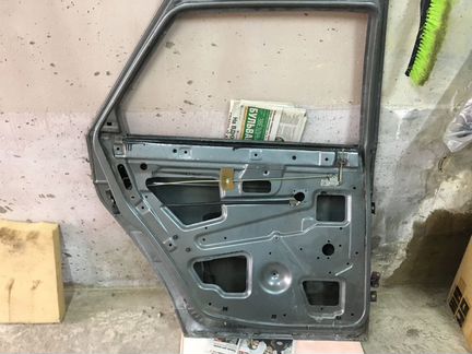 Дверь левая задняя 2110