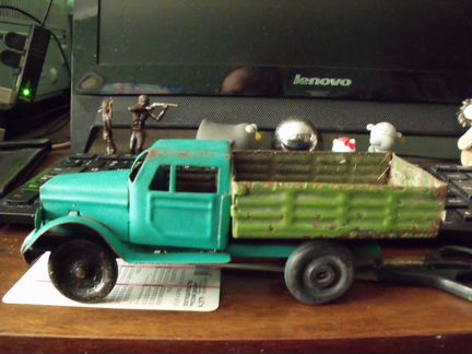 Грузовик жестяной