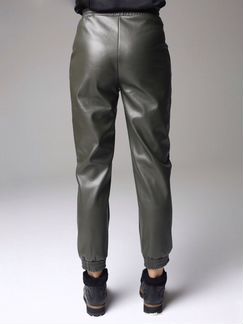 Брюки джоггеры из эко кожи