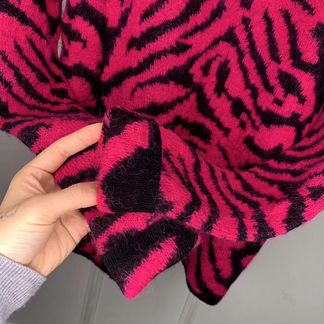 Свитер малиновый saint Laurent