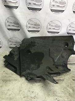 Подкрылок Mercedes W204 C