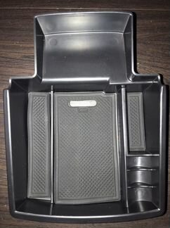 Полка в подлокотник Audi Q5 -2014