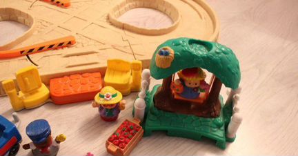 Железная дорога fisher price little people