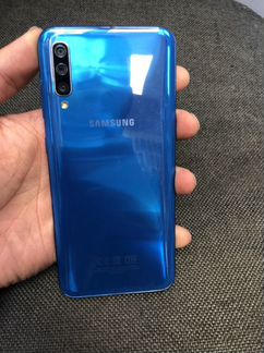 Продаю Samsung Galaxy A50 4/64GB Blue Оригинал