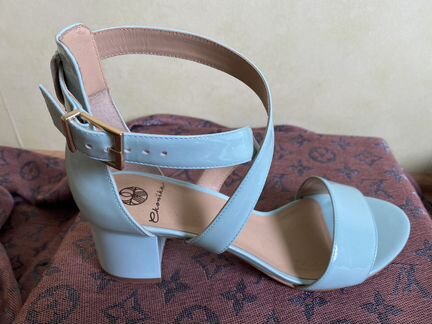Босоножки женские, р.37, кожа. Б/у