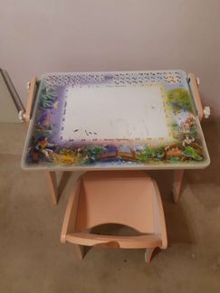 Стол со стулом и доской для меля