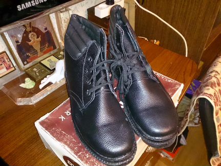 Профессиональные кожаные ботинки 43 р. новые