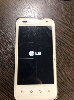 Сенсорный телефон LG