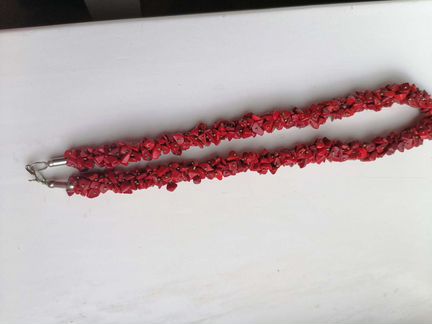 Бусы коралловые