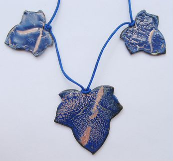 Колье с эмалью