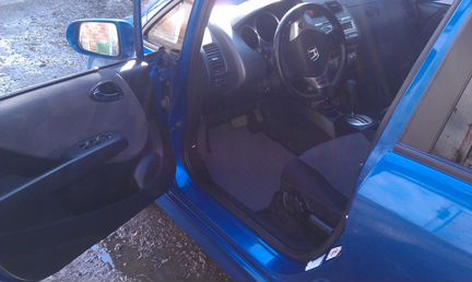 Новые коврики в салон Honda Jazz