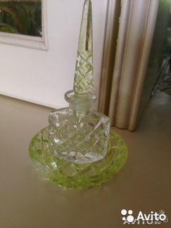 Парфюмерные флаконы. урановое зеленое стекло