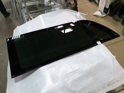 Стекло боковое Mercedes Benz V class A4476733205