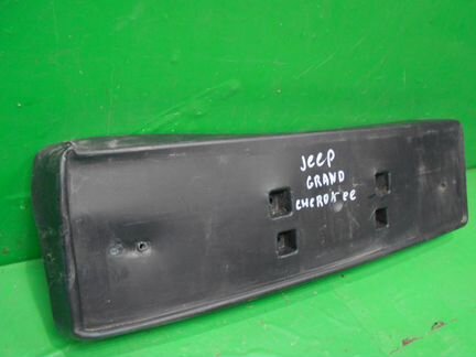 Плошадка номерного знака Jeep Grand Cherokee WK2