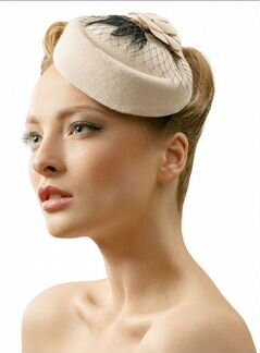 Новая фетровая дамская шляпка