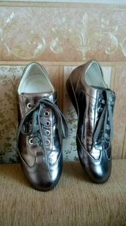 Кроссовки женские прогулочные кожаные серебряные