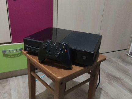 Xbox One 500 гб + 14 игр