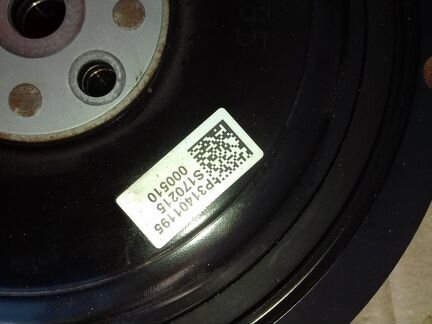 Шкив коленвала Volvo 2.0 дизель с авто 17 года