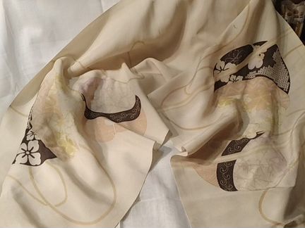 Шелковый шарф