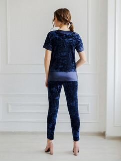 Костюм бархатный женский 48р