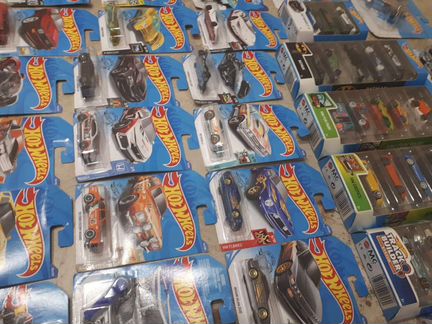 Hot Wheels машинки новые в упаковке