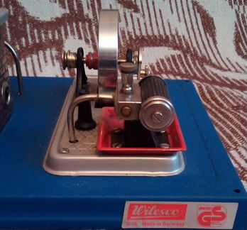 Игрушка. Паровой двигатель Wilesco D10