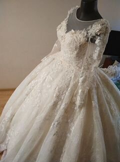 Свадебное платье цвета персик