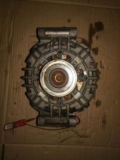 Генератор на Audi A4 B6 2004г