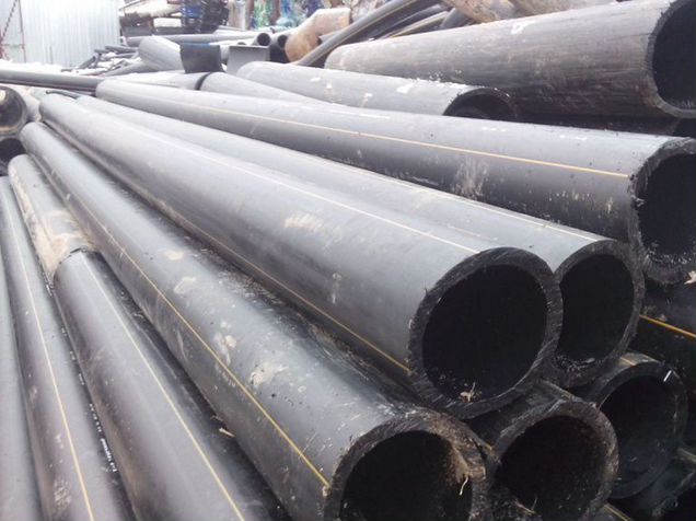 приму трубу. труба лежалая. круглые толстостенные трубы. приму трубу. труба толстостенная бесшовная.