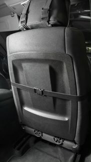 Чёрная накидка из овечьей шерсти на Volkswagen