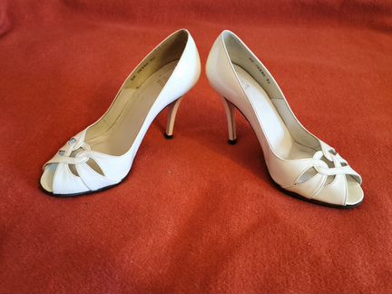 Туфли белые натуральная кожа 36