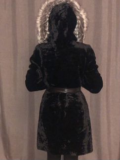 Шуба мутоновая с воротником из чернобурки. Размер