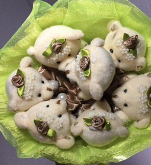 Букет с мишками оригинального цвета
