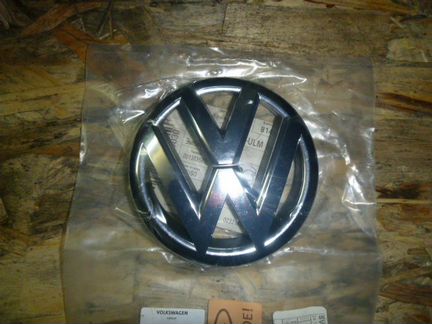Эмблема передняя Volkswagen Polo 6R0853600A