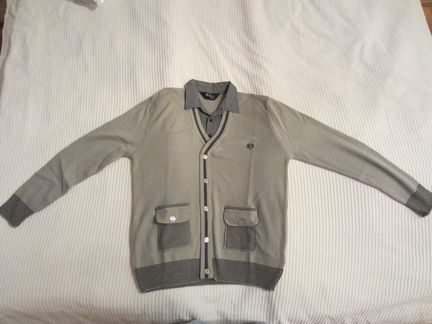 Новый трикотажный лёгкий свитер. Размер XL/XXL